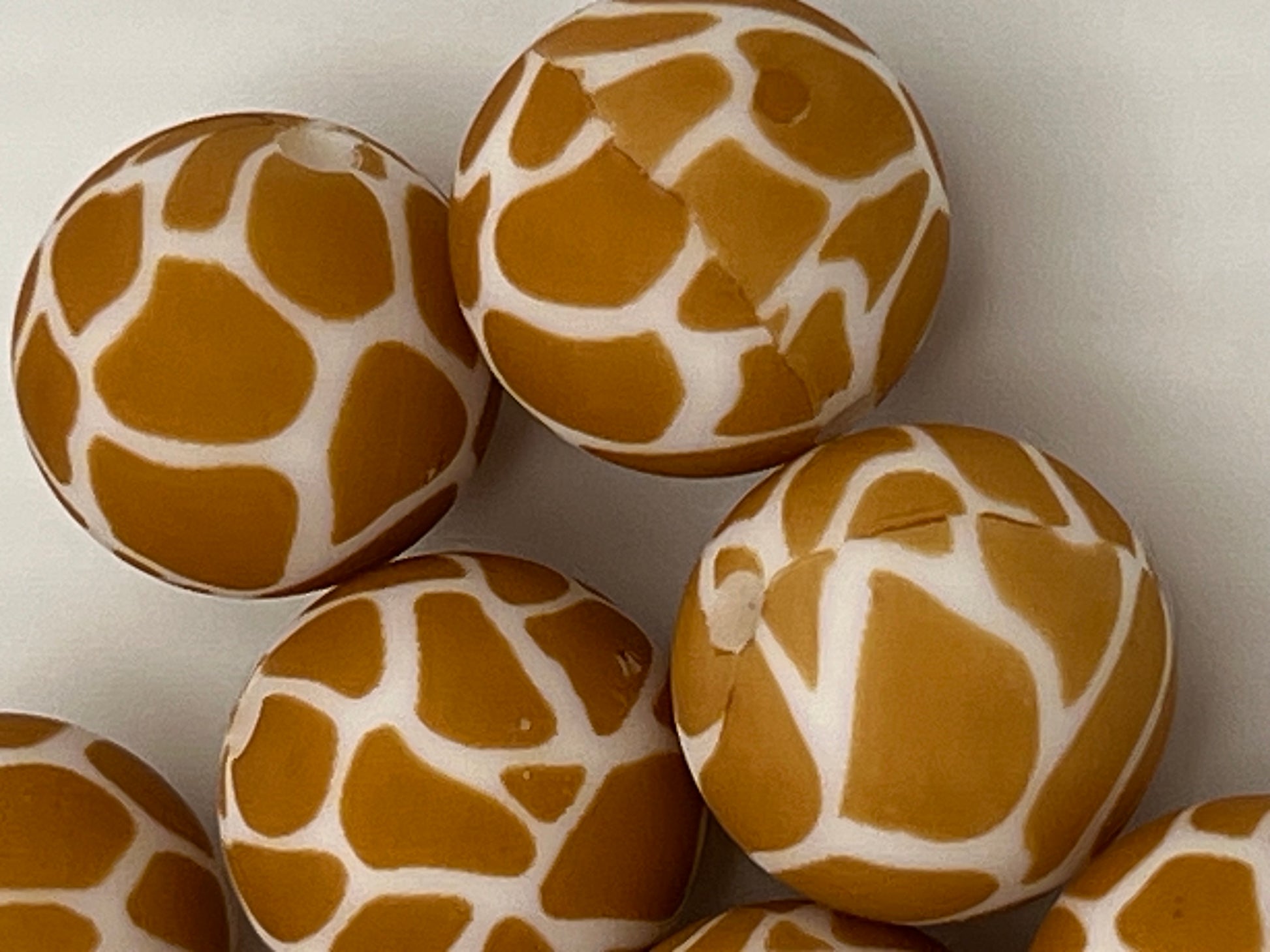 10 15mm Silicone Beads in Giraffe